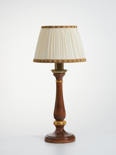 Фото Настольная лампа